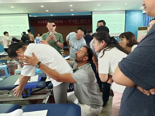 脊柱側(cè)彎評估與調(diào)整培訓(xùn)班圓滿結(jié)束